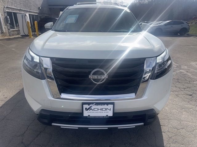 2024 Nissan Pathfinder SL 4WD