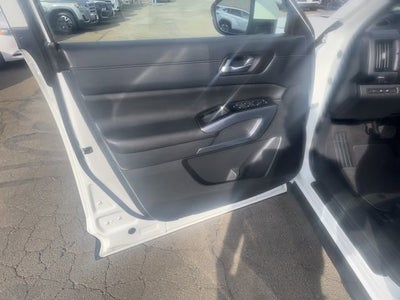 2024 Nissan Pathfinder SL 4WD