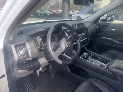 2024 Nissan Pathfinder SL 4WD