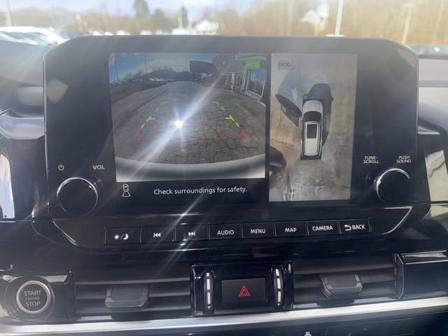 2024 Nissan Pathfinder SL 4WD