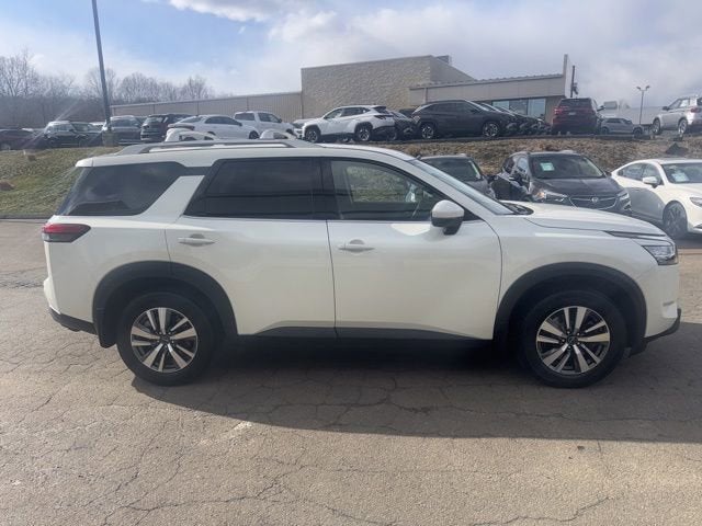 2024 Nissan Pathfinder SL 4WD