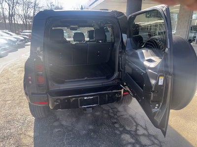 2024 Land Rover Defender 110 P400 X-Dynamic SE