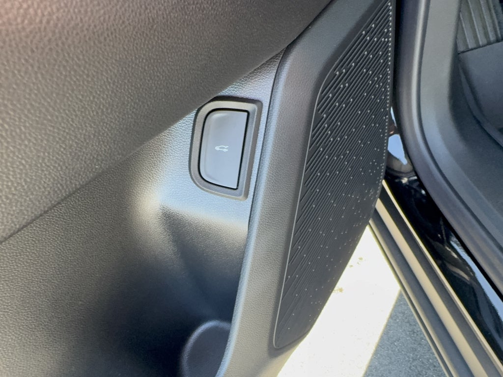 2026 Chevrolet Equinox LT - Photo 24
