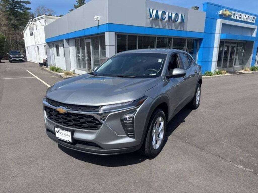 2025 Chevrolet Trax LS