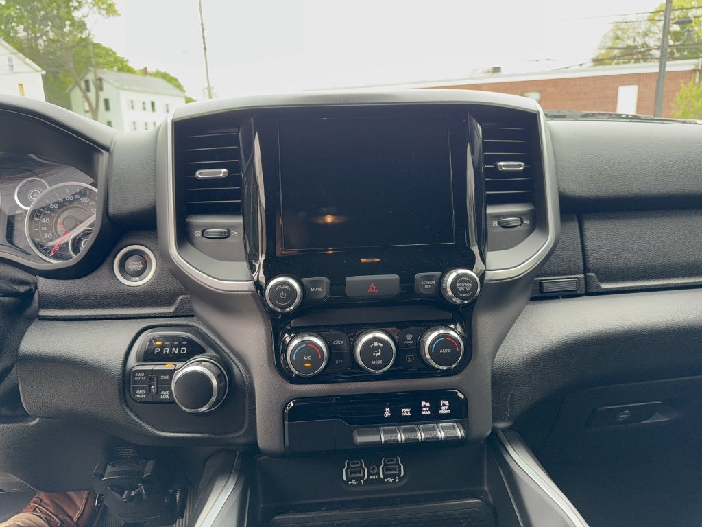 2020 RAM 1500 Big Horn Quad Cab 4x4 6'4" Box