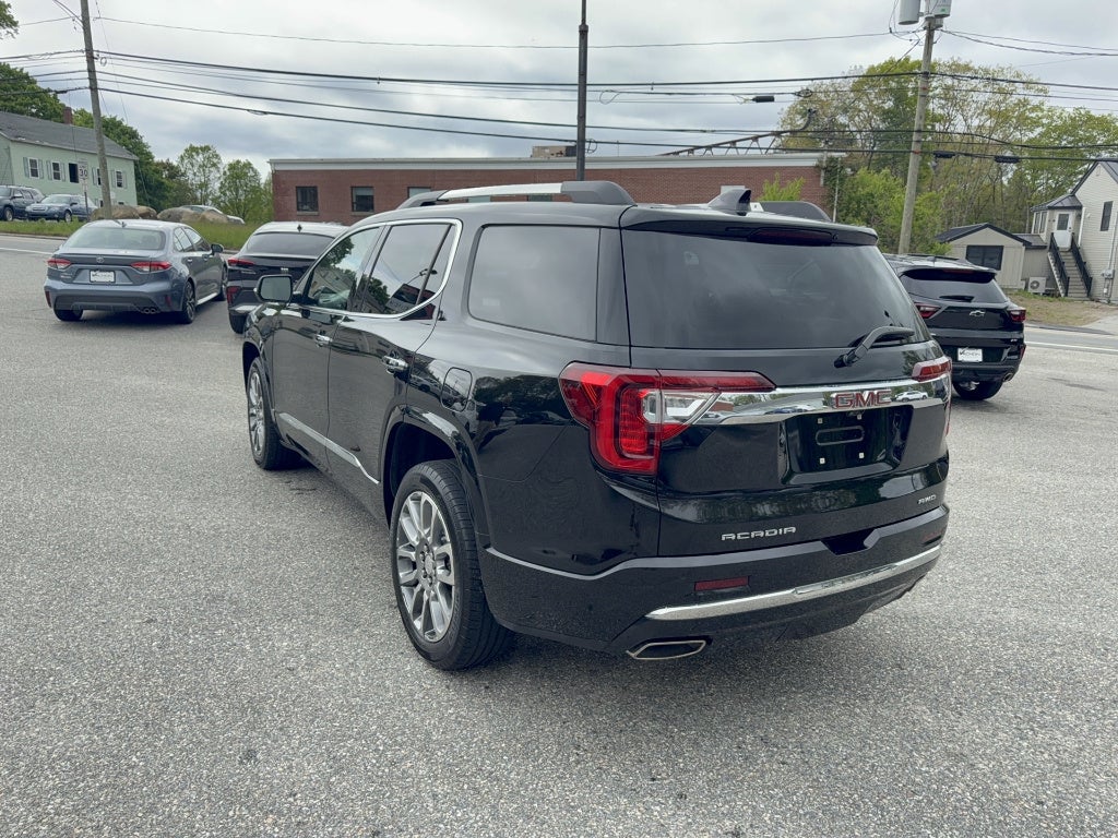 2023 GMC Acadia Denali