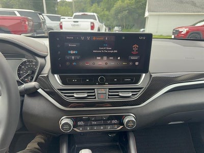 2025 Nissan Altima SR FWD